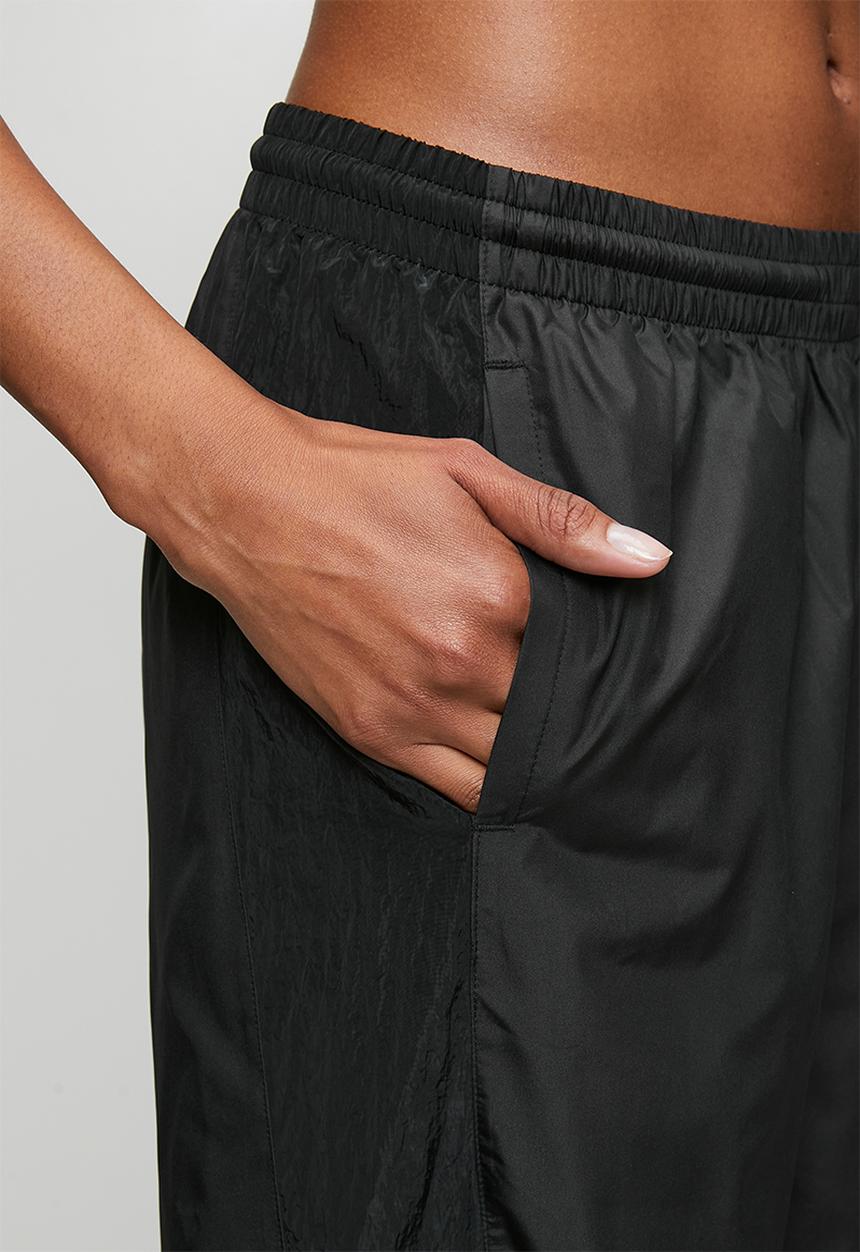 Under Armour - Icon Woven Pant - Ultimate Black/White