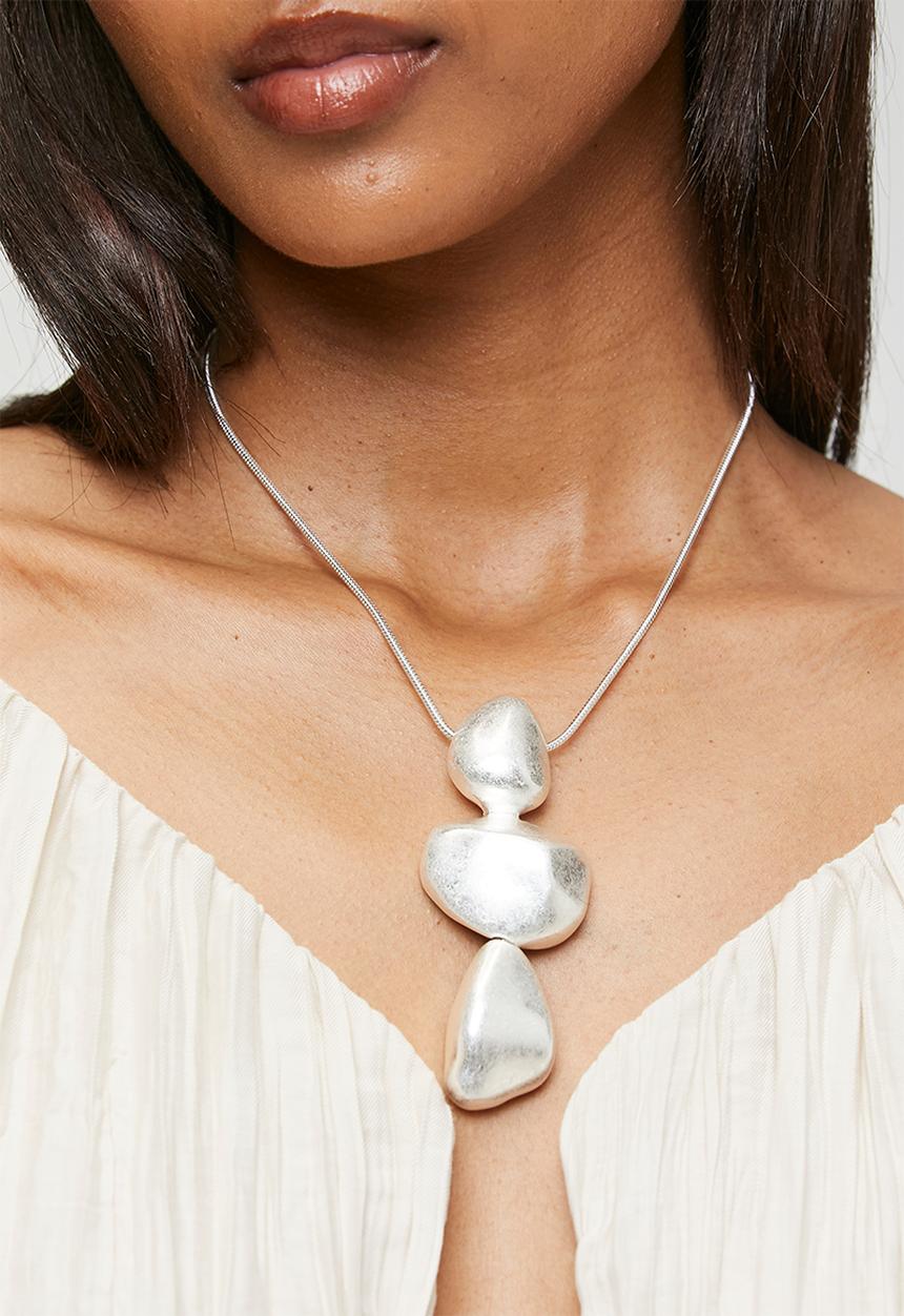 Tessa Design - Pia-Rose Abstract Metal Pendant Necklace - Silver
