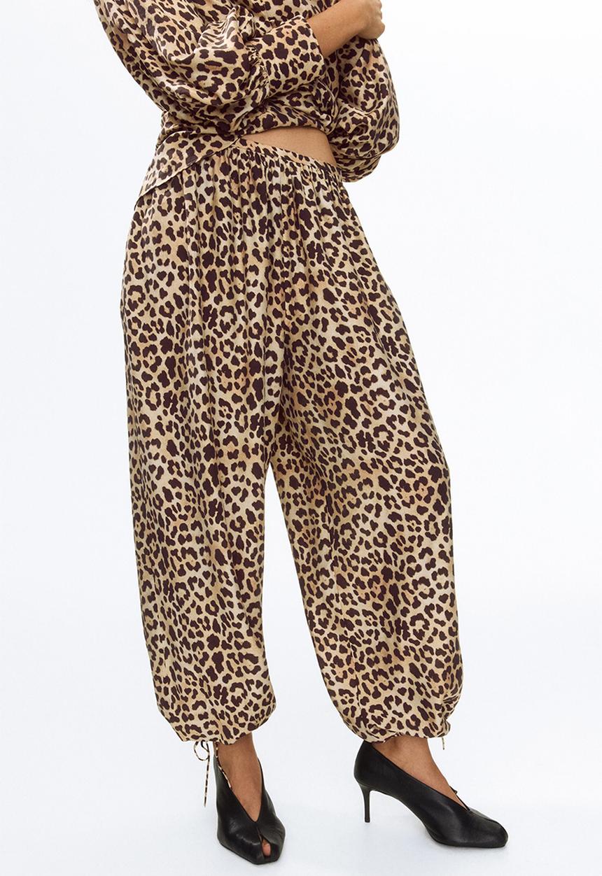 H&M - Barrel-leg trousers - beige/leopard print