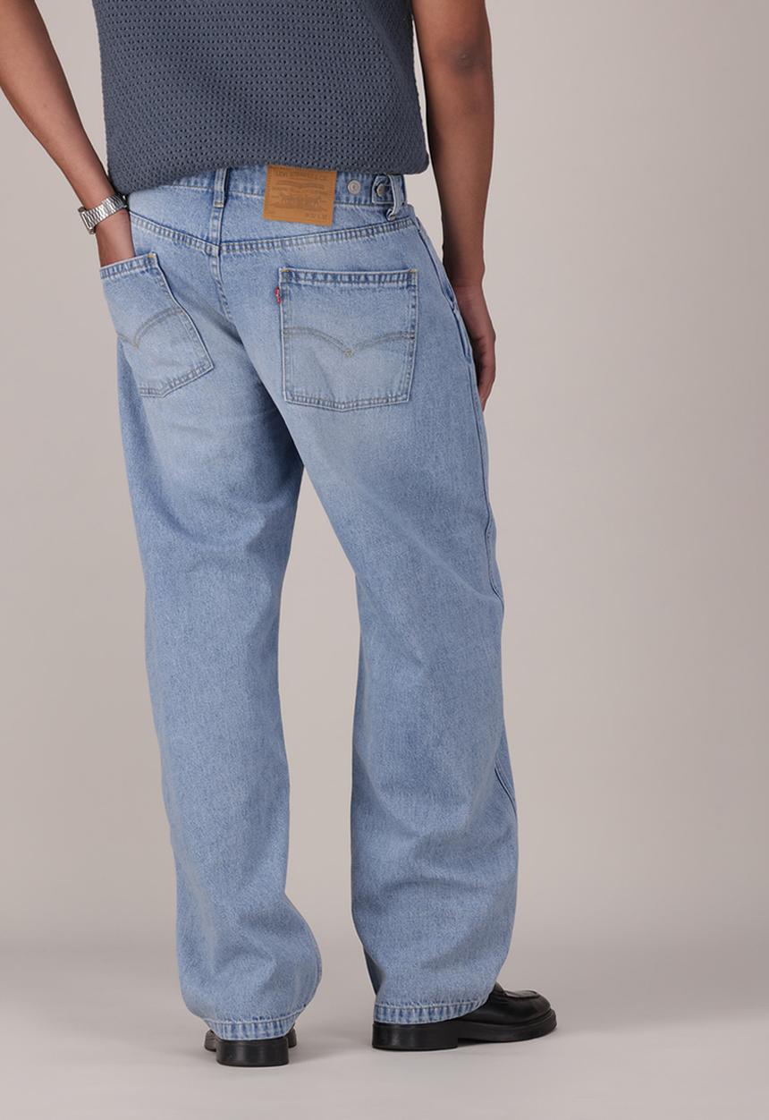 Levi’s® - BAGGY BARREL - RUNNING THE RACE