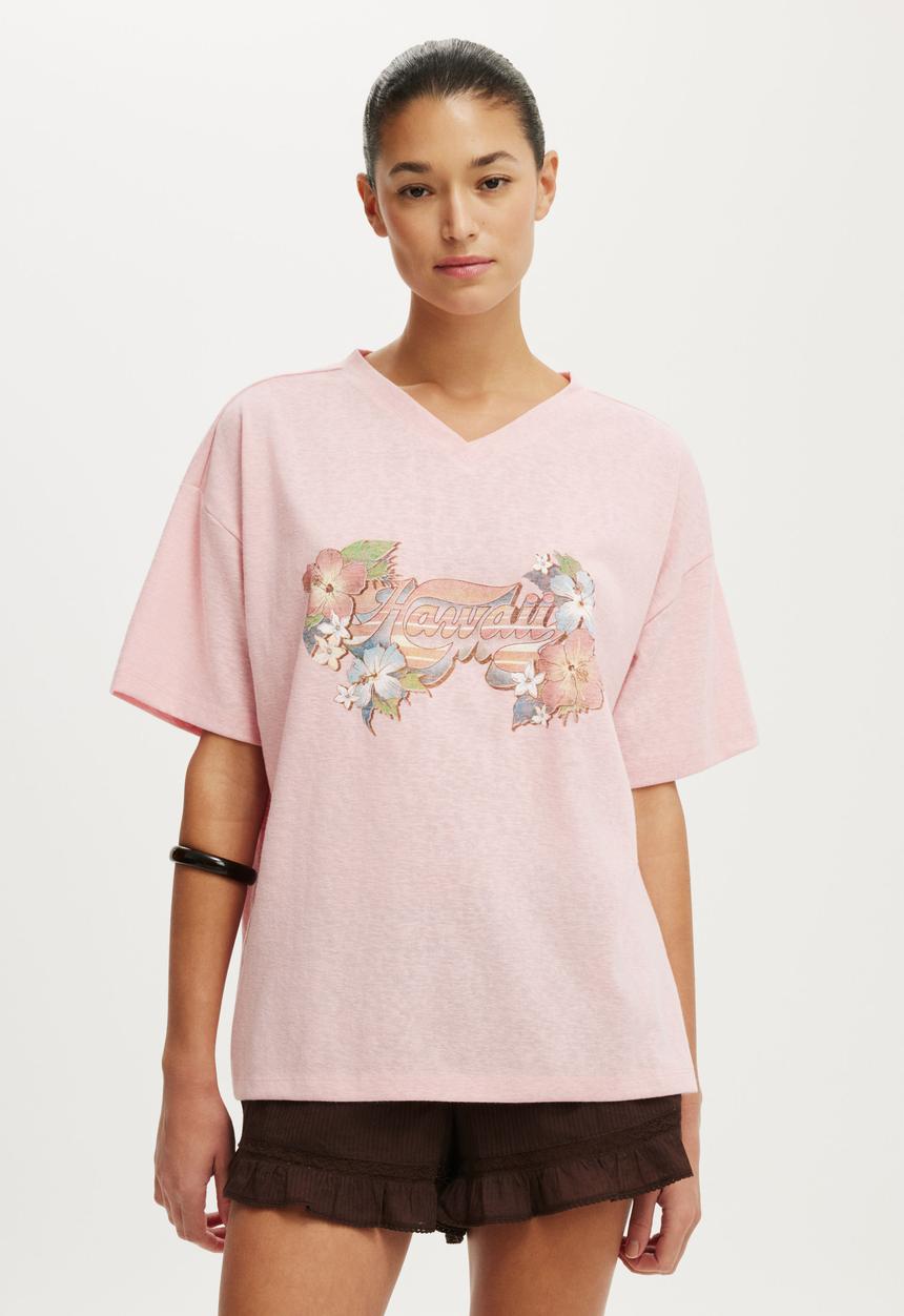 Cotton On - V Neck Vacay Graphic Tee - Hawaii/Bubblegum Fizz