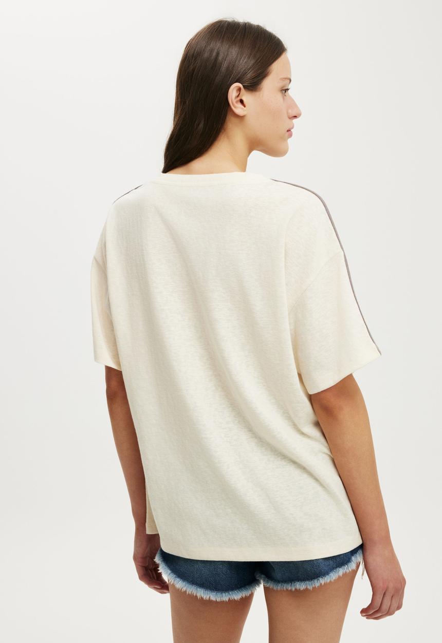 Cotton On - V Neck Vacay Graphic Tee - Barbados/Coconut