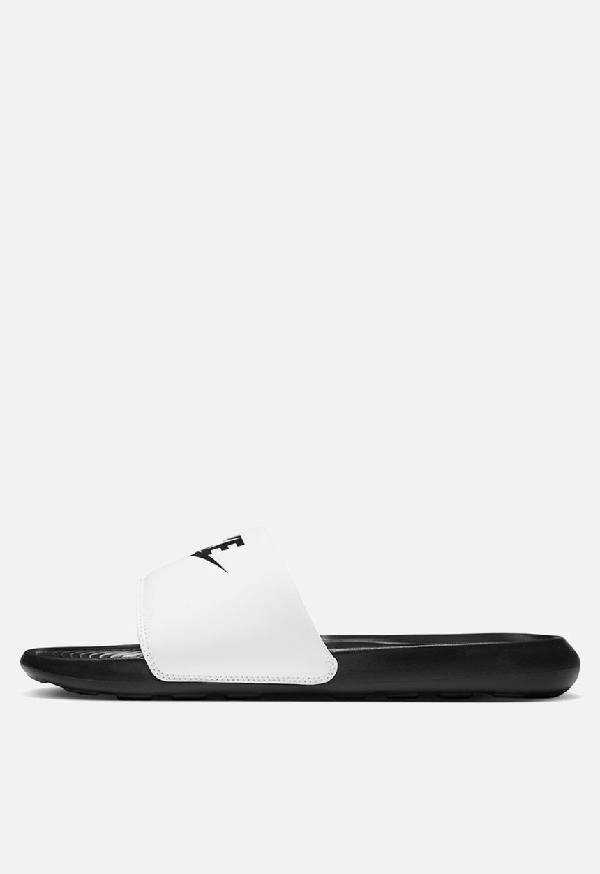 Nike - Nike Victori One - Black/Black-White