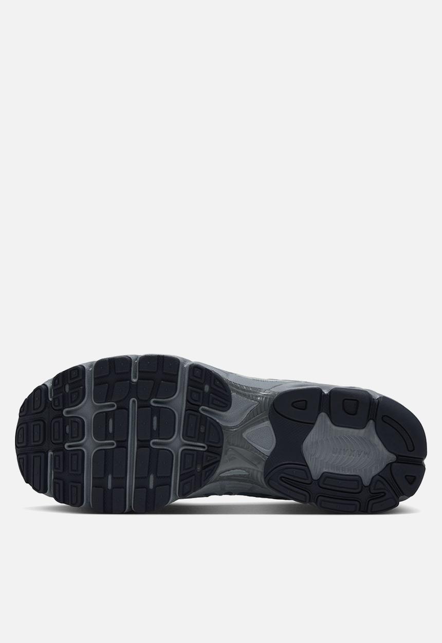 Nike - NIKE AIR MAX MOTO 2K WNTR TECH