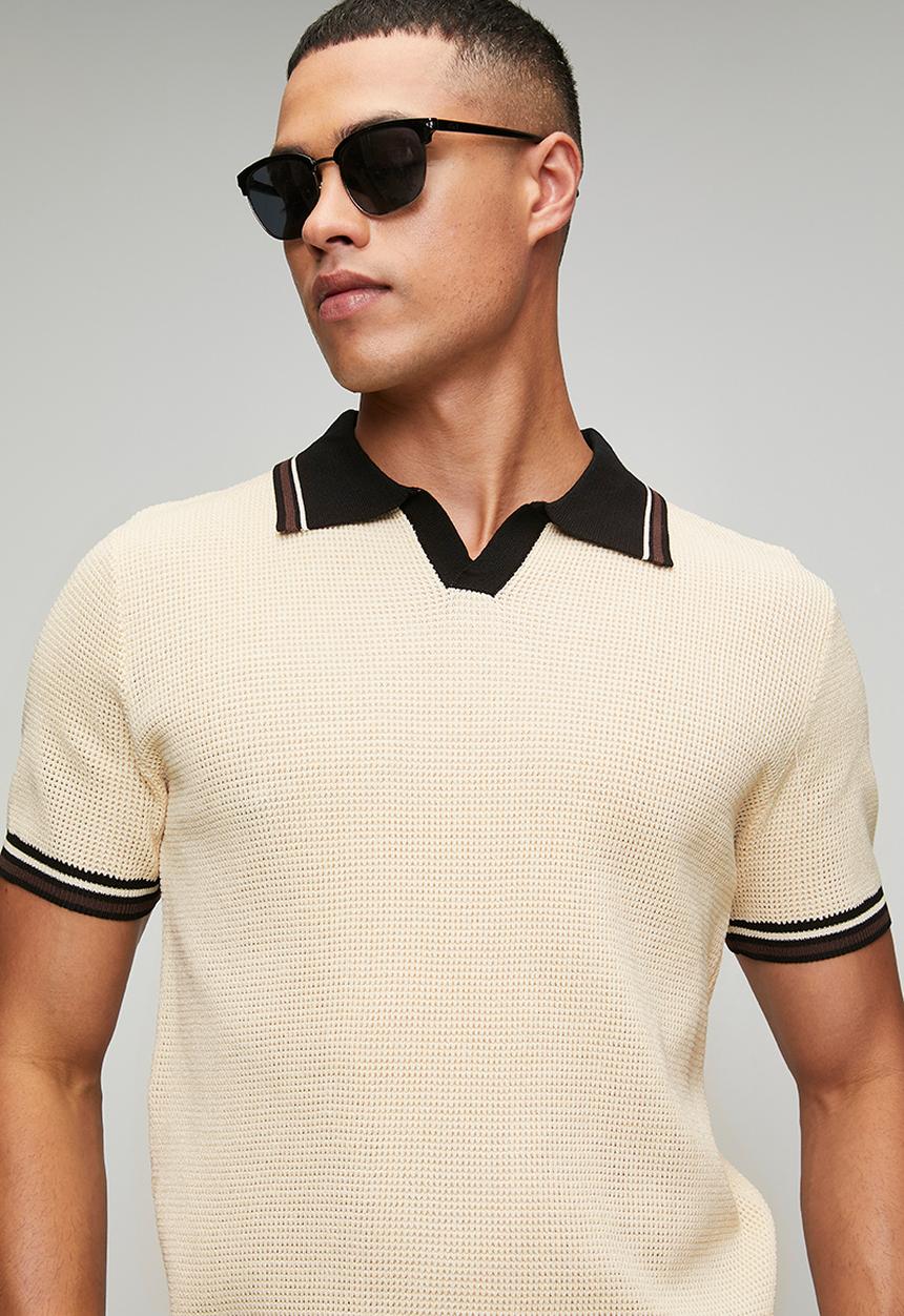 Jonathan D - Theo Knitwear - Natural