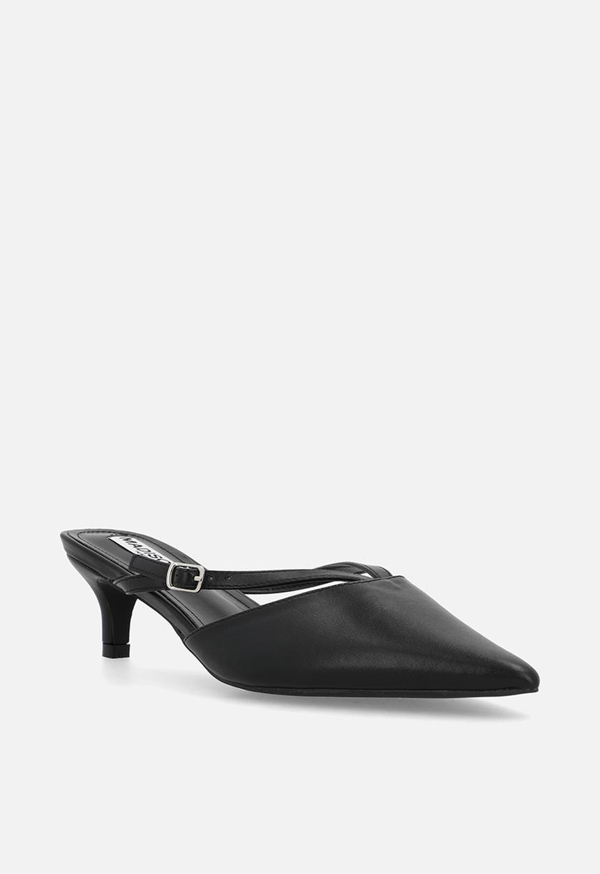 Madison® - Wanda closed toe mule - black