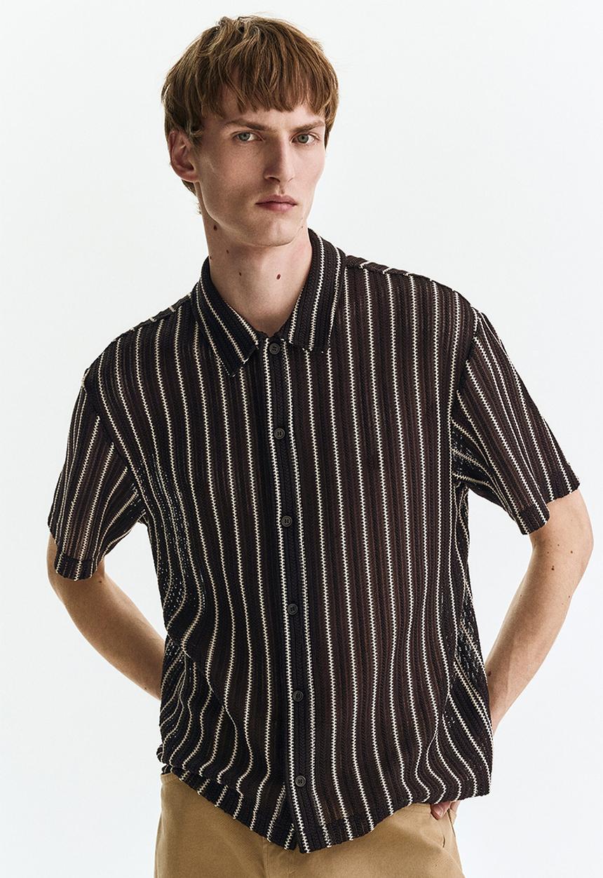 H&M - Regular fit textured-knit shirt - dark brown/striped