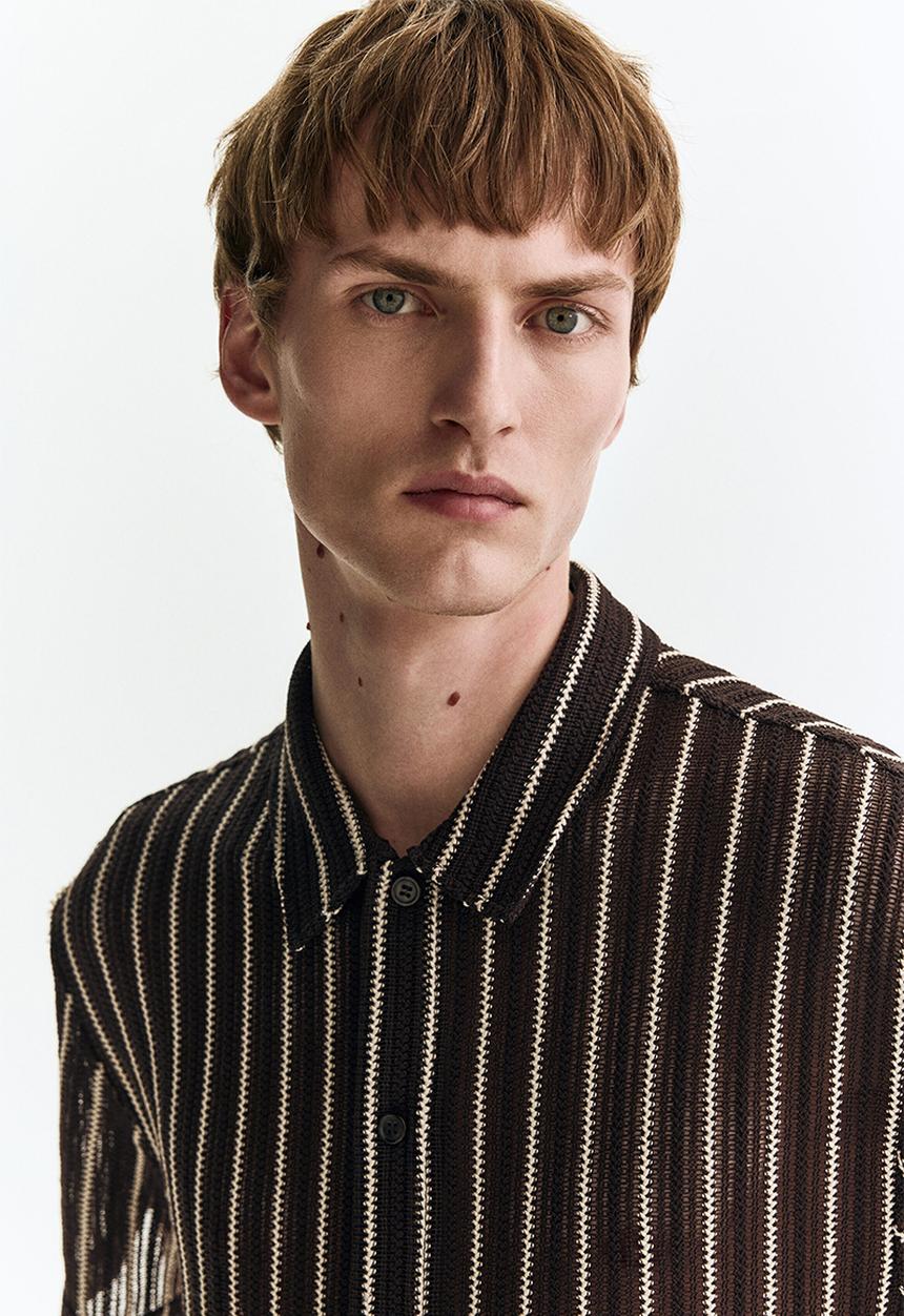H&M - Regular fit textured-knit shirt - dark brown/striped