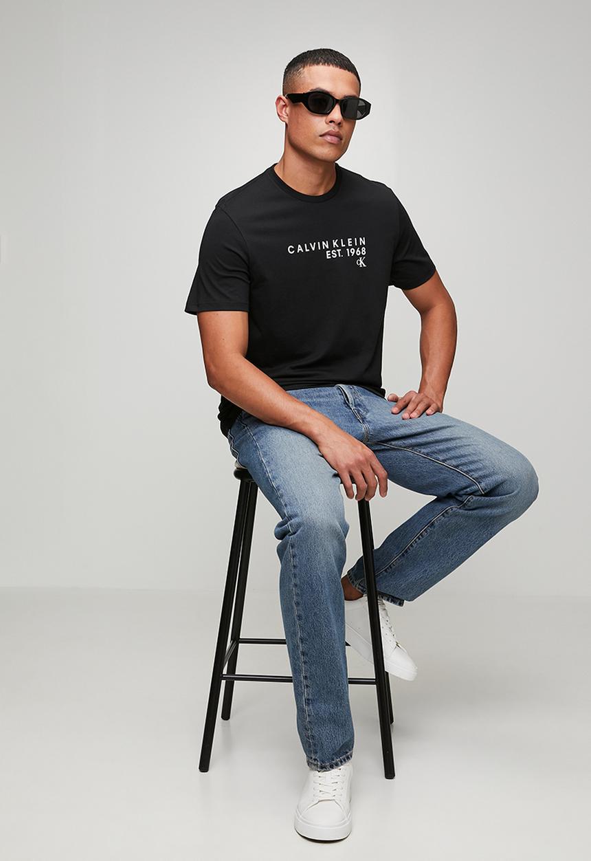 Calvin Klein - Oversized Monogram Logo T-Shirt - Black