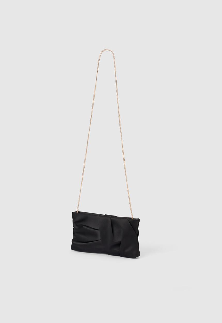 Forever New - Tyla twist clutch in - black