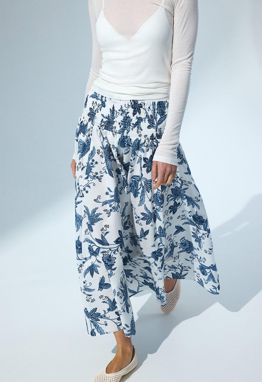 H&M - Smocked-waist skirt - white/blue floral