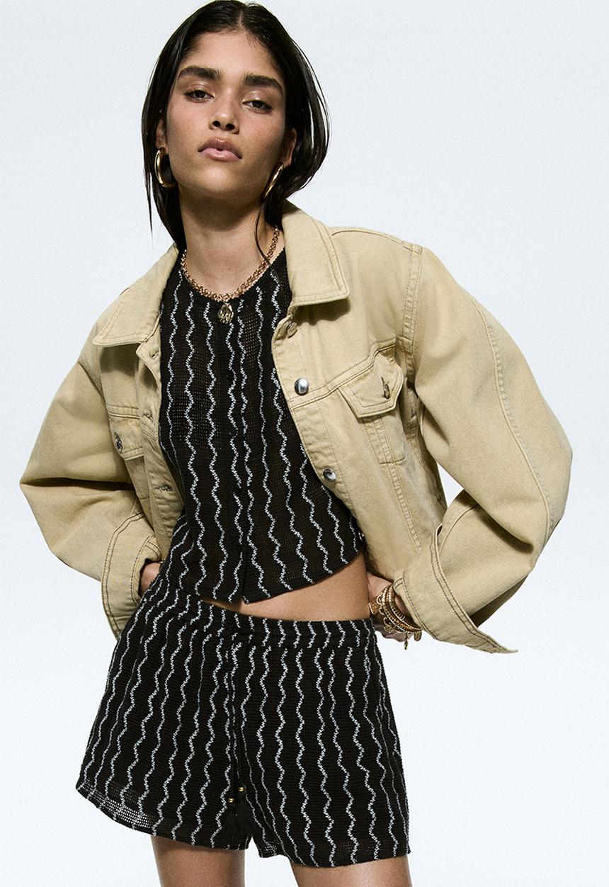 H&M - Crochet-look shorts - black/striped
