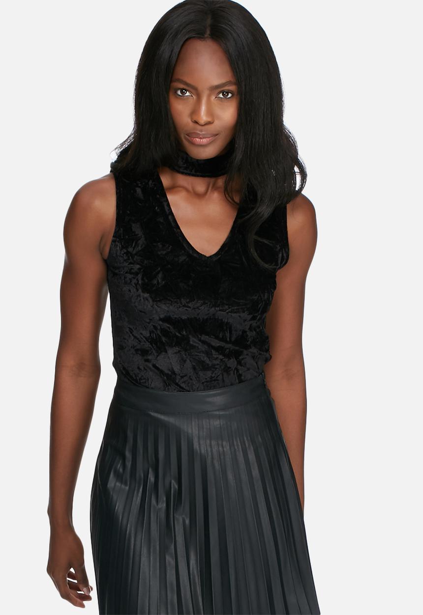 dailyfriday - Crushed velvet v-neck cut out top
