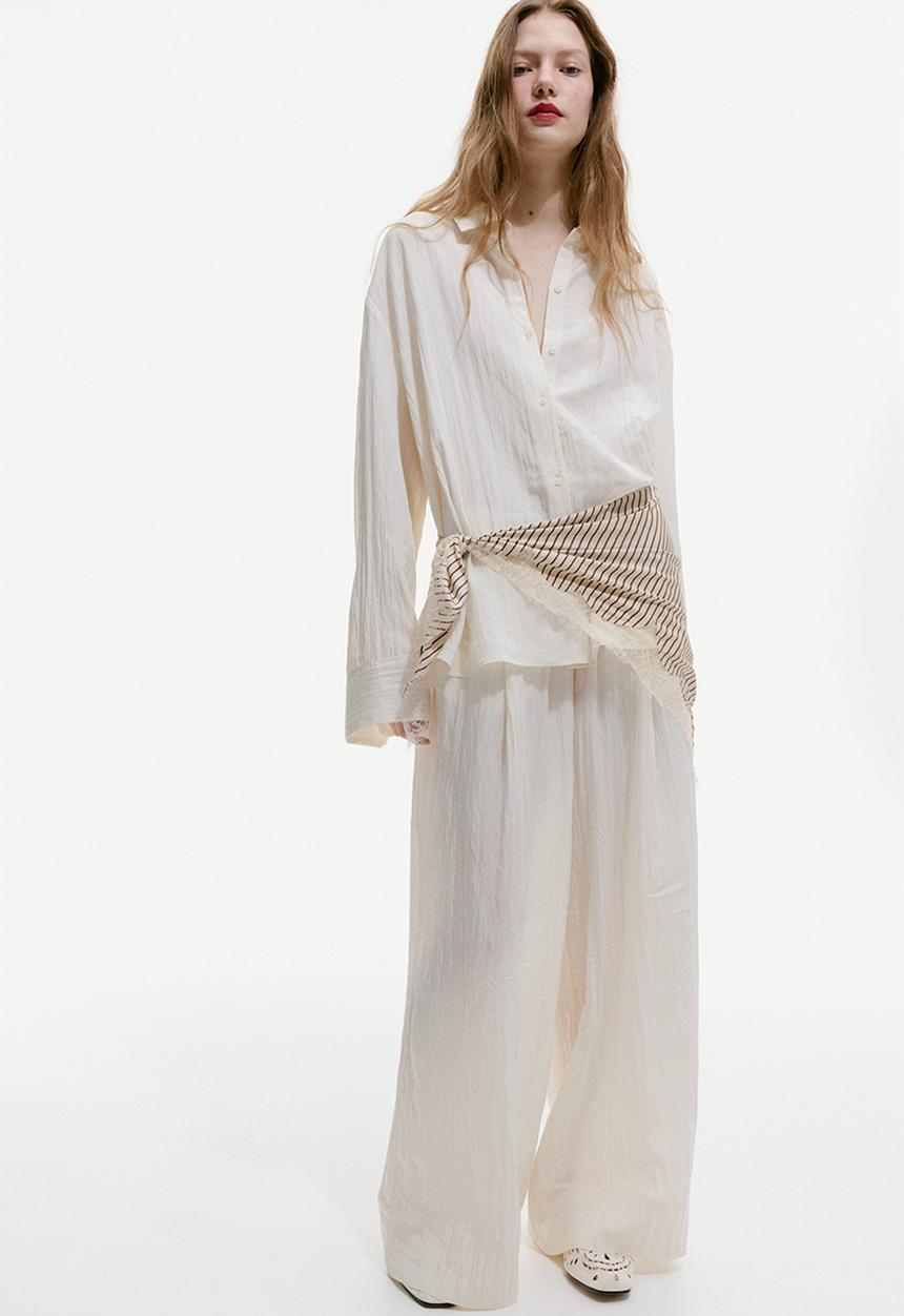 H&M - Lace-trimmed triangle scarf - light beige/striped