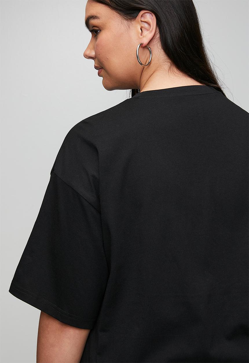 PUMA - Plus graphics relaxed charm tee - puma black