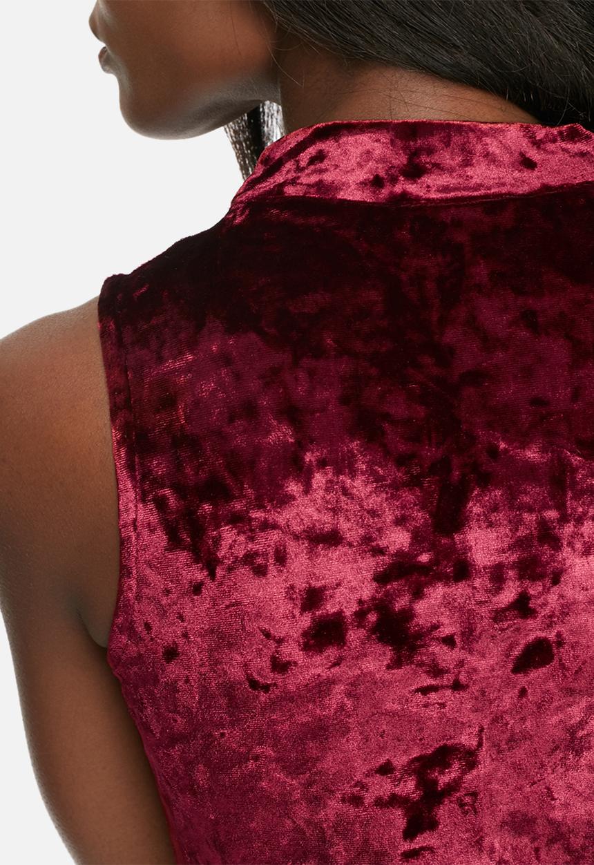 dailyfriday - Crushed velvet v-neck cut out top