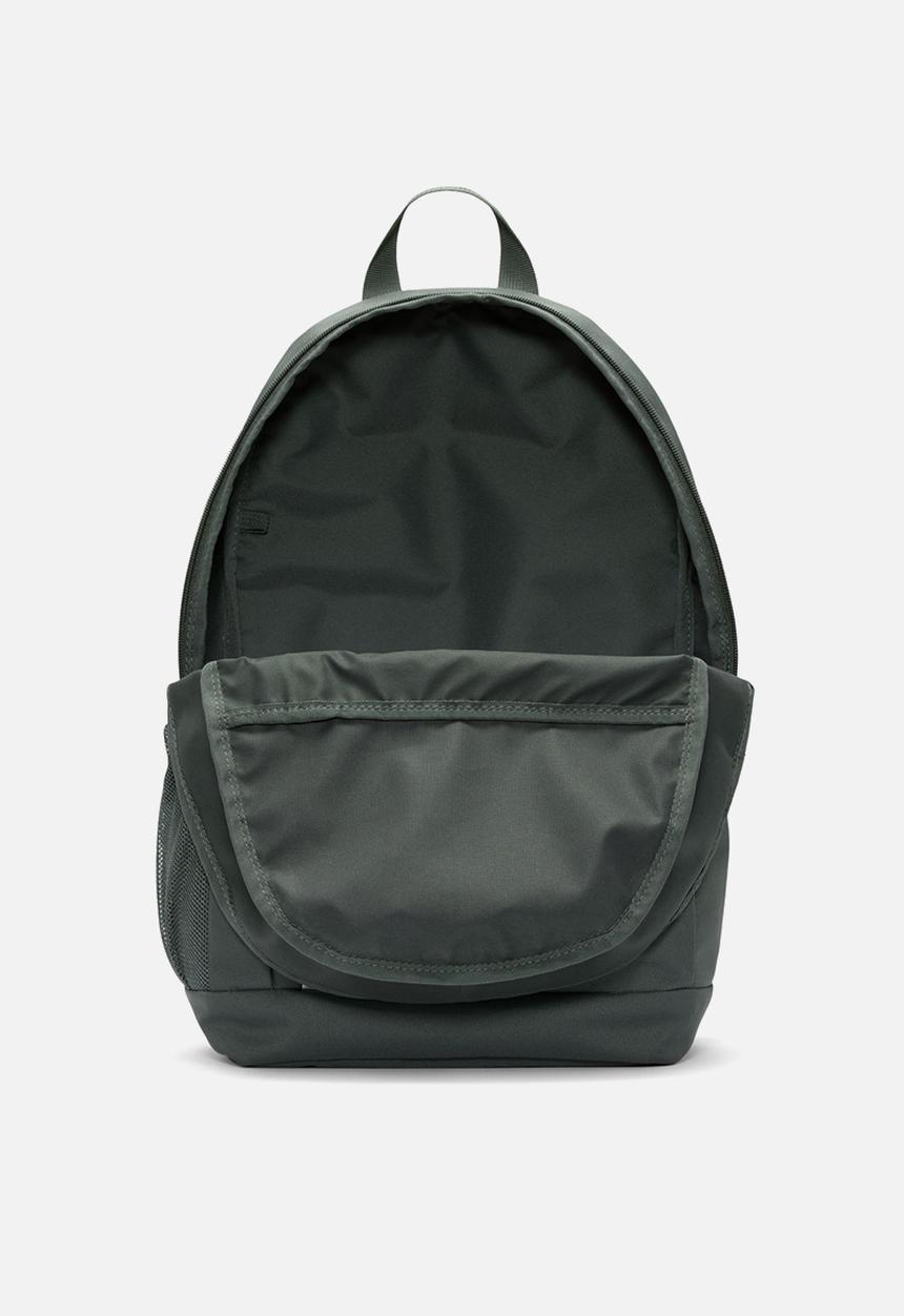 Nike - Nike elemental backpack 20L - camo green/camo green/metallic silver