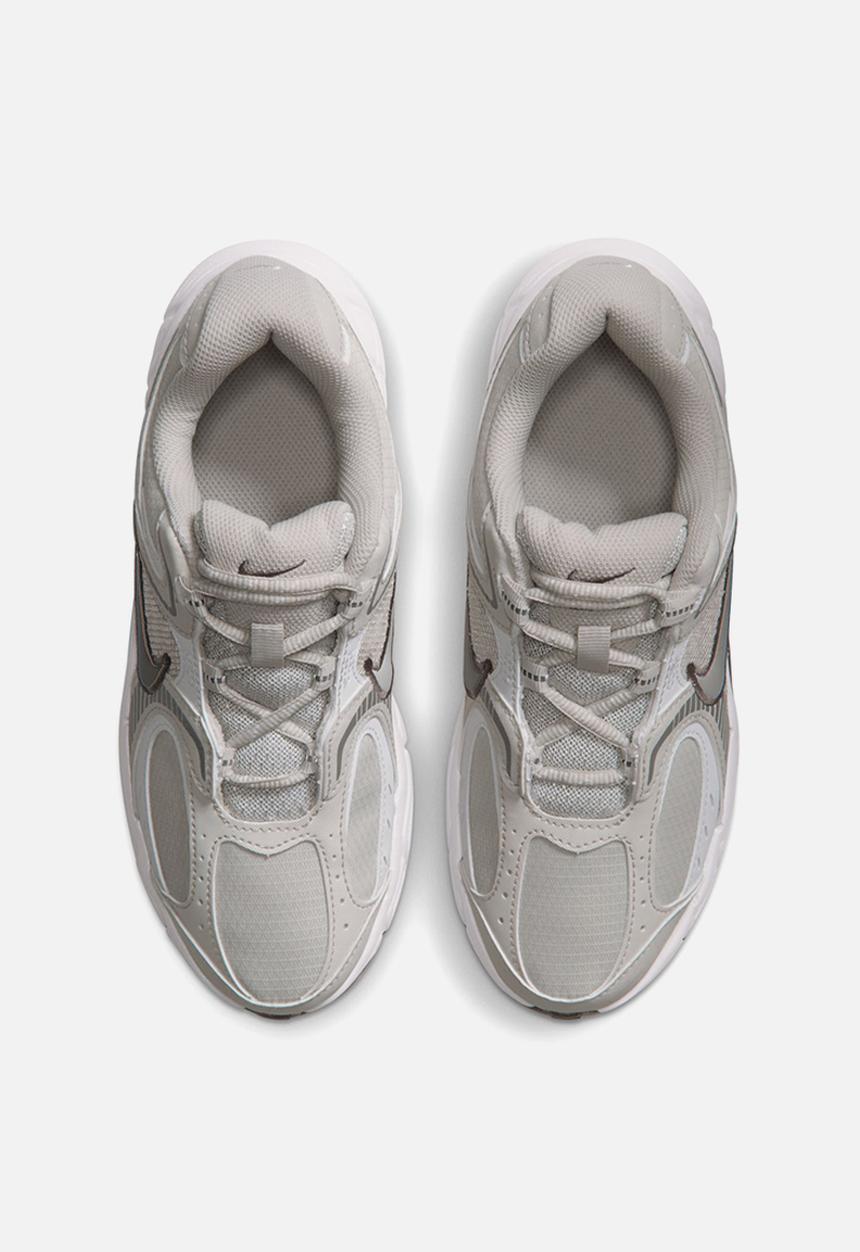 Nike - Nike v5 rnr grade school - light bone/summit white/cave stone