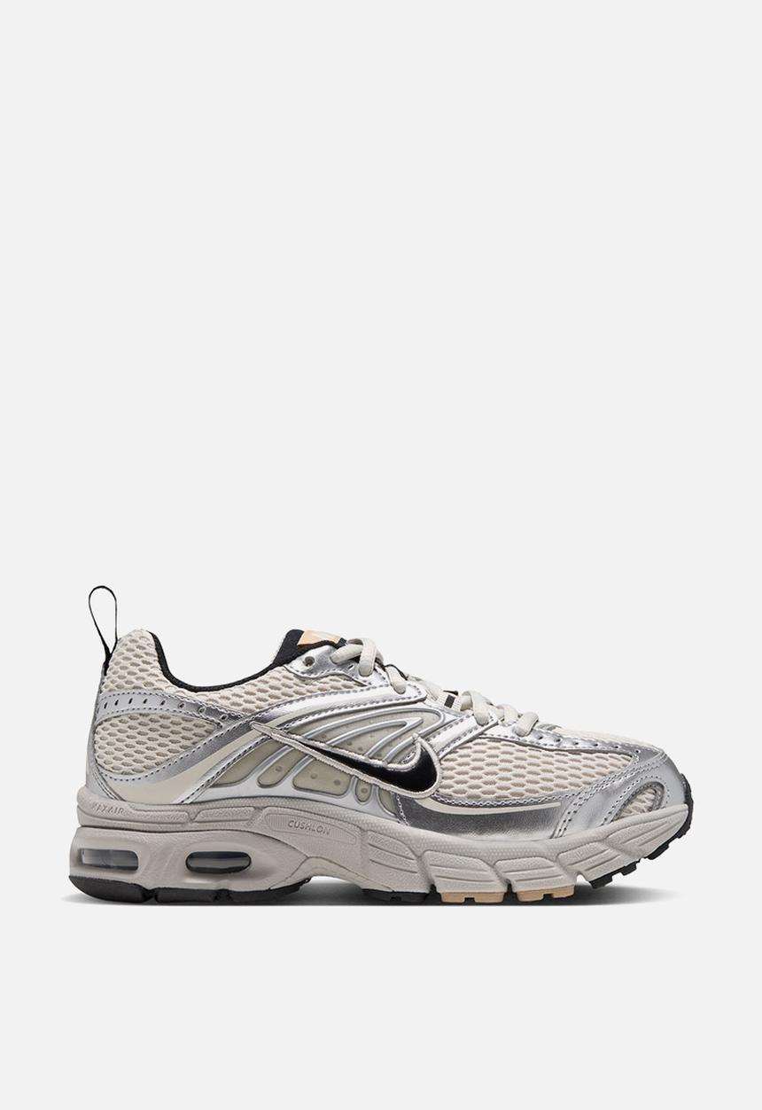 Nike - Nike air max moto 2k grade school - light bone/black/ metallic silver