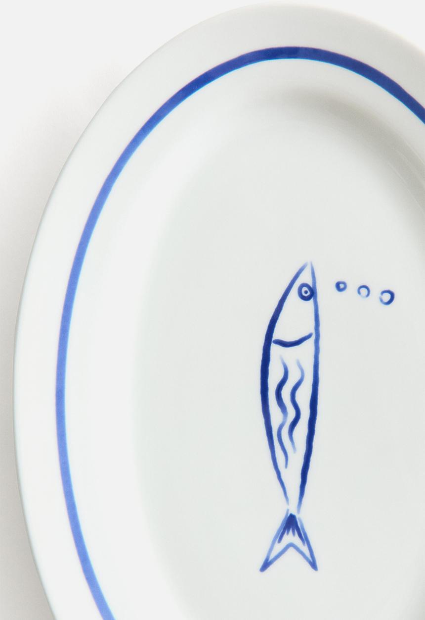 H&M - Large porcelain serving plate - blue/fish
