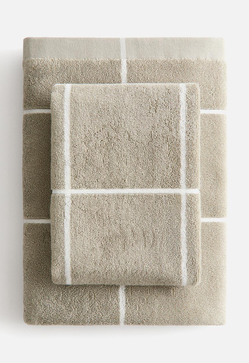 H&M - Grid-patterned bath towel - khaki beige/checked