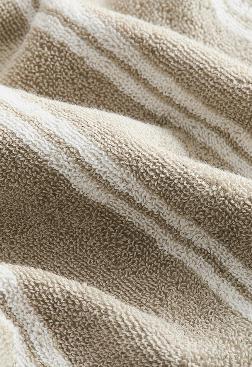 H&M - Striped bath towel - khaki beige/striped