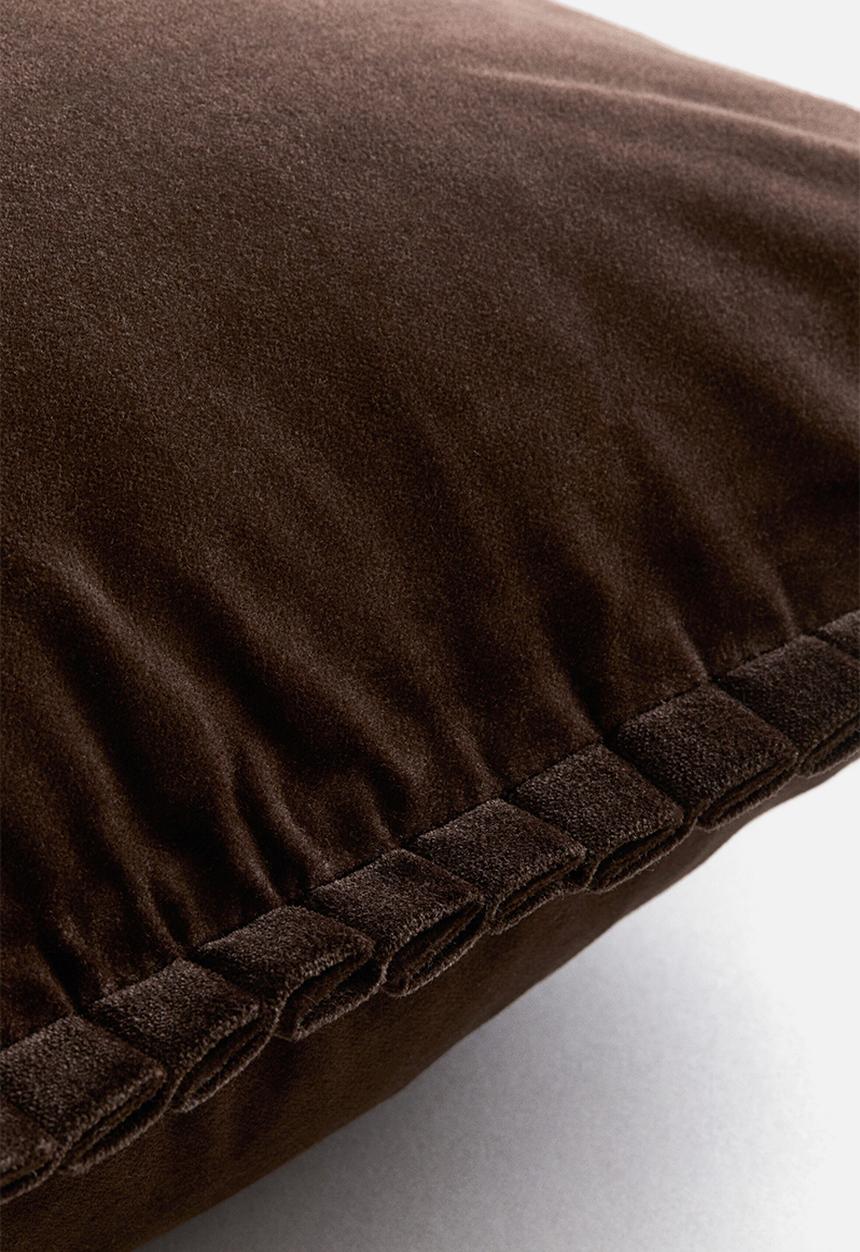 H&M - Pleated velvet cushion cover - dark brown