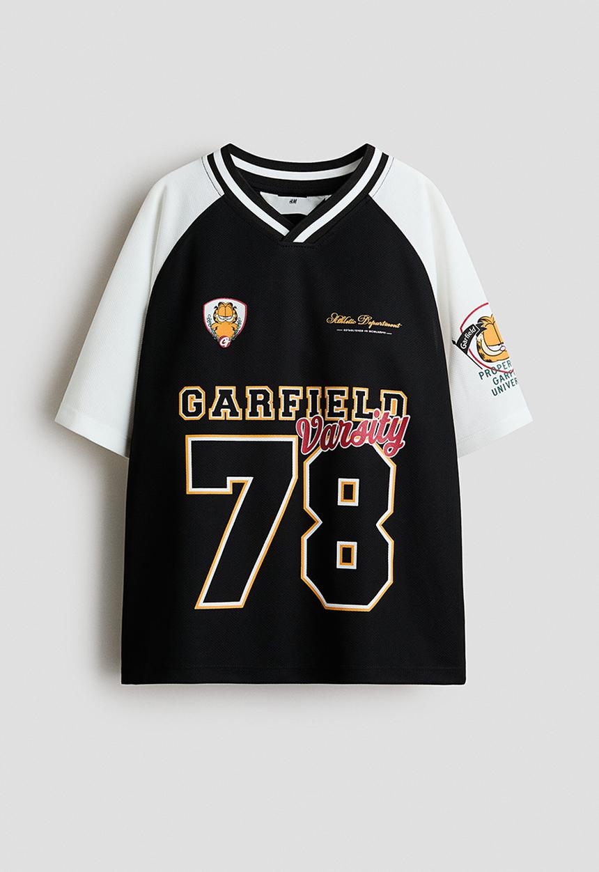 H&M - Loose-fit hockey shirt - black/garfield