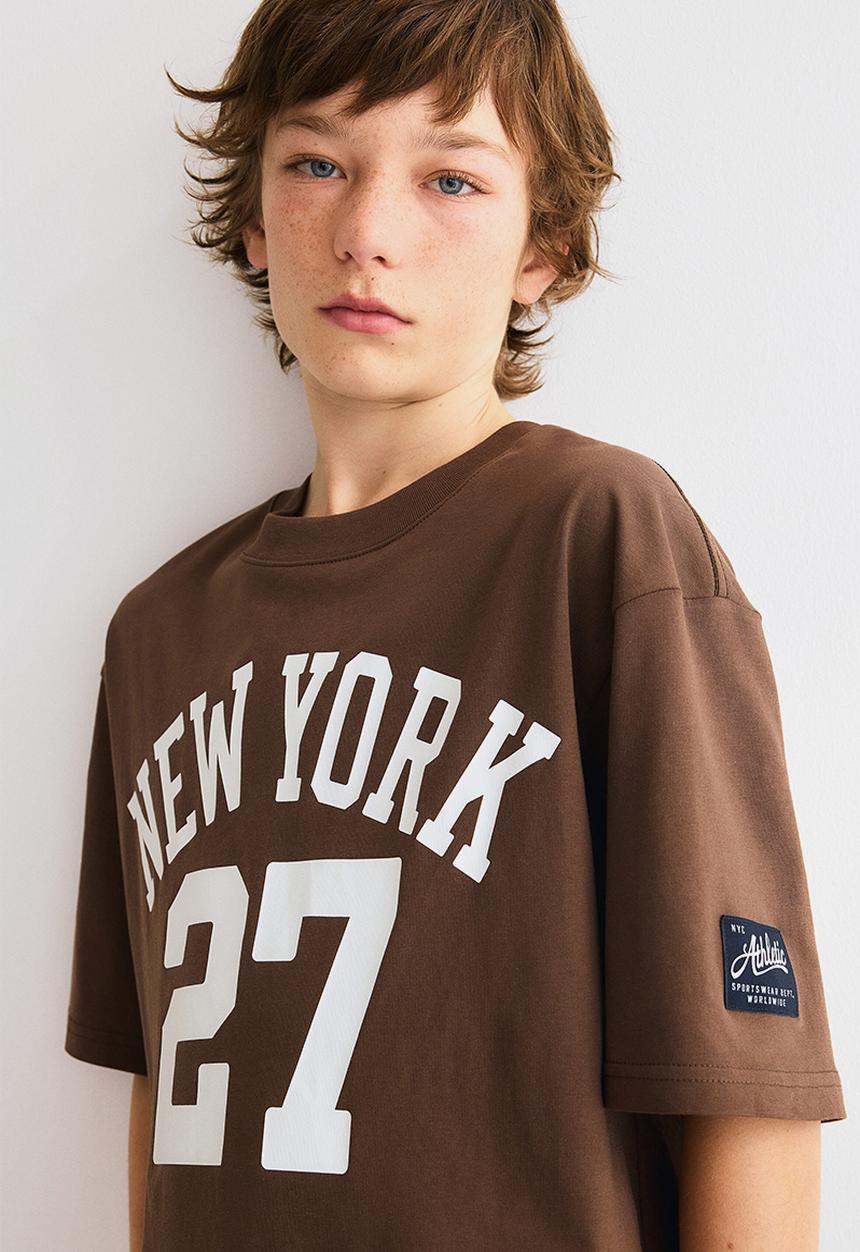 H&M - Loose-fit printed t-shirt - brown/new york
