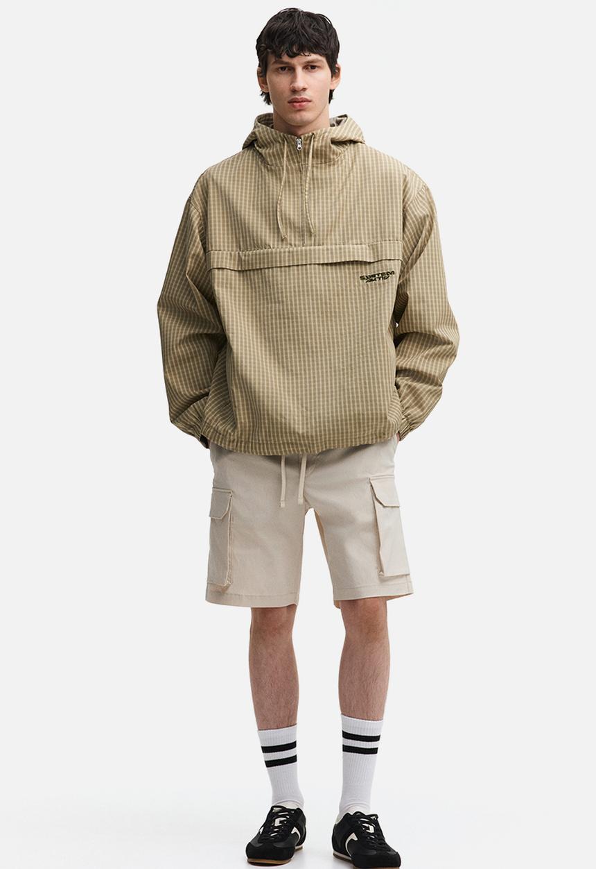 H&M - Regular fit cargo shorts - light beige