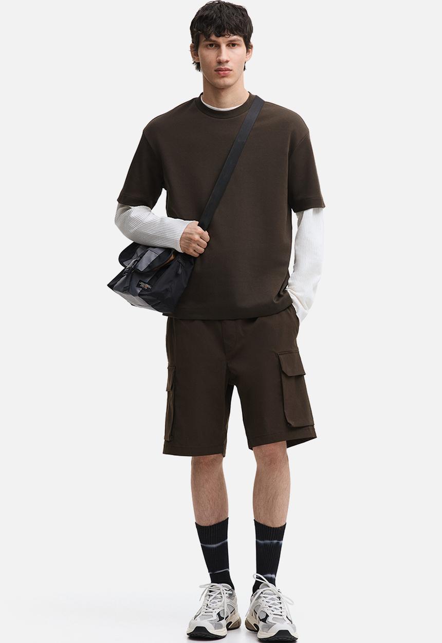 H&M - Regular fit cargo shorts - brown