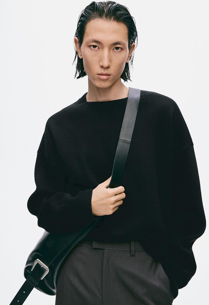 H&M - H&M Atelier:  Loose fit rib-knit cashmere jumper - black
