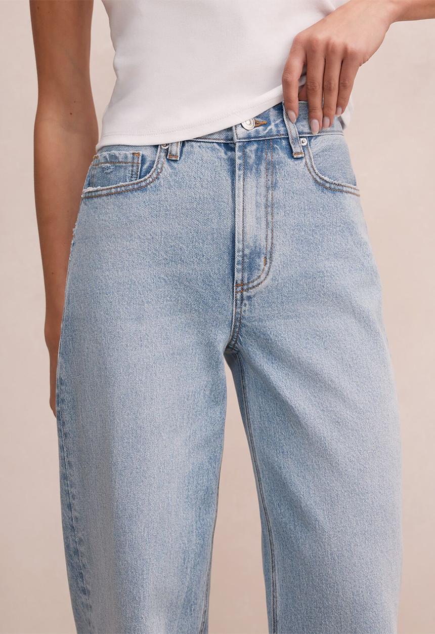 Forever New - Nicki mid-rise straight jeans in - light wash