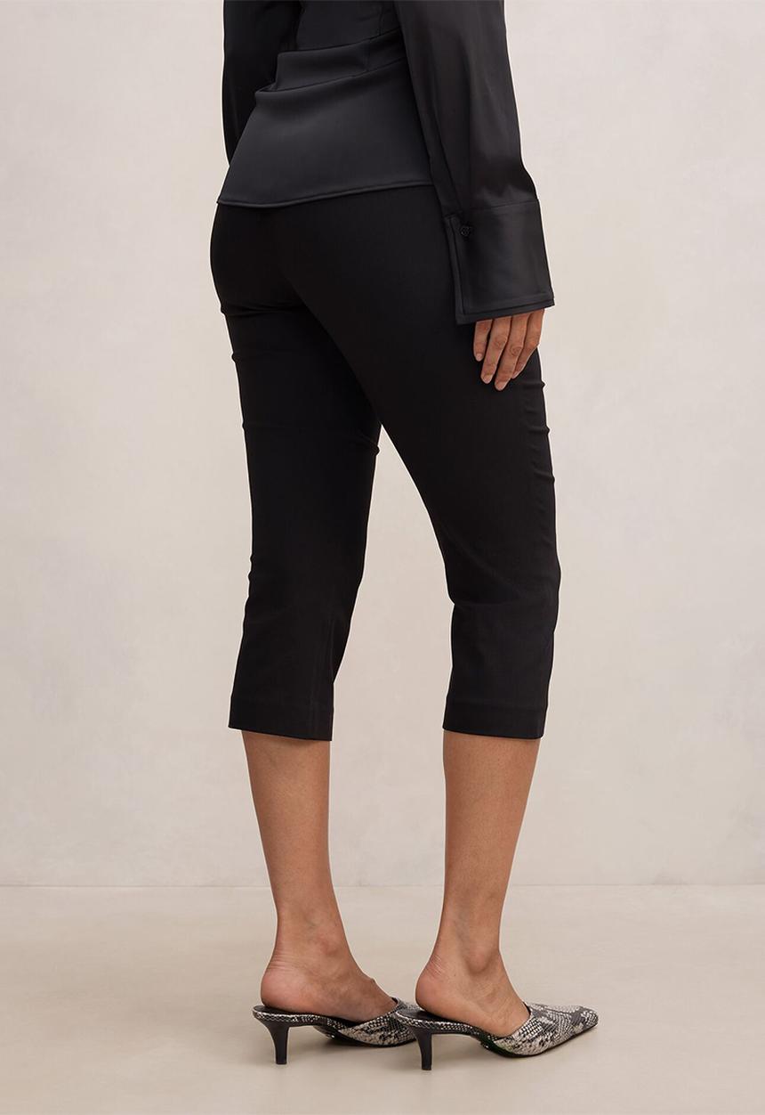Forever New - Alexis flared hem capri pants - black