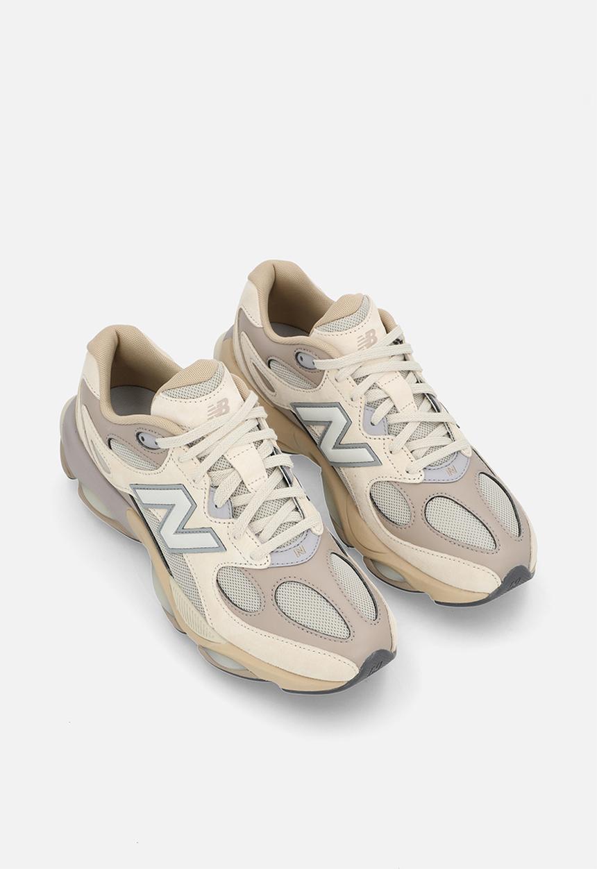 New Balance  - 983