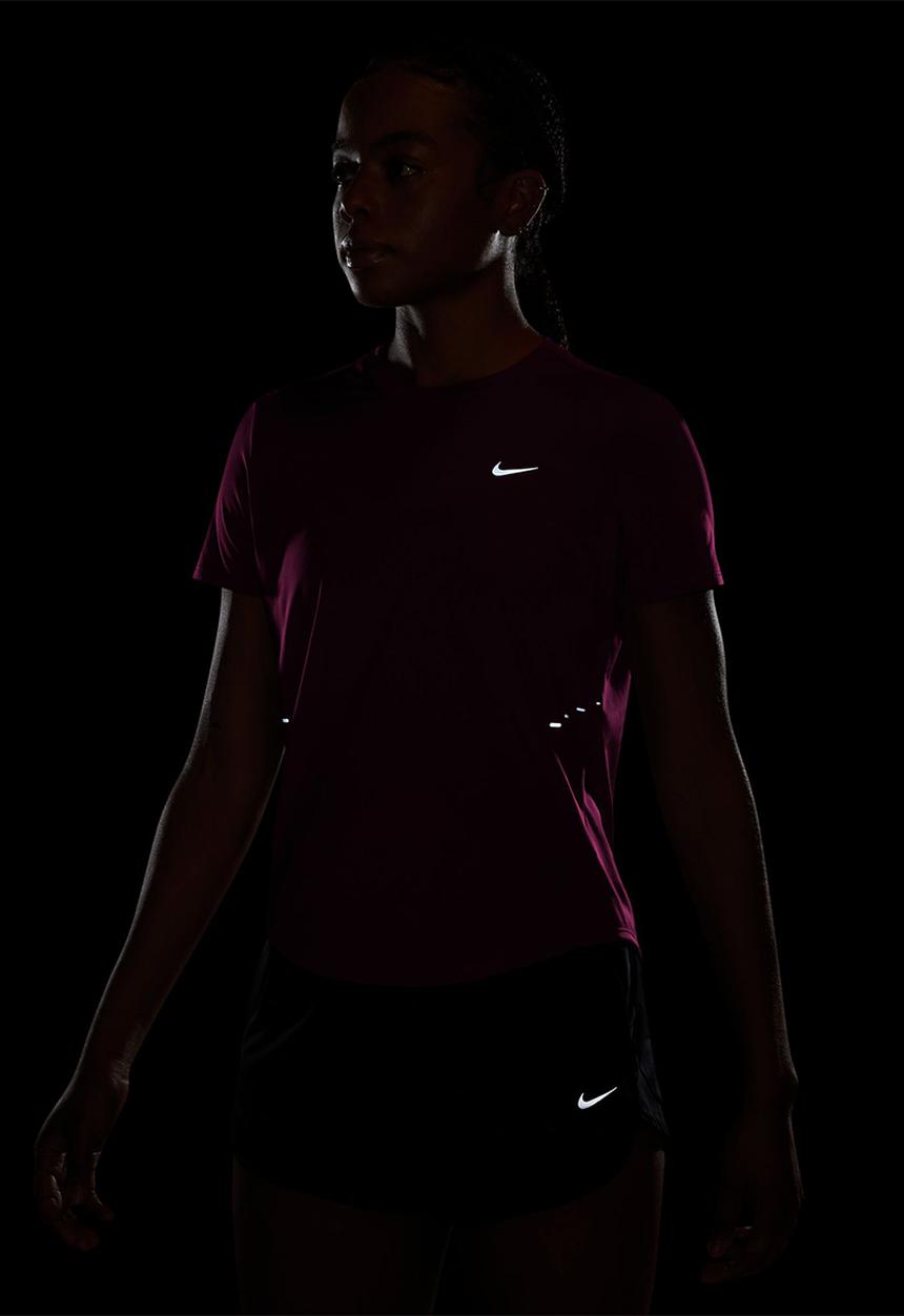 Nike - W Nk Swift Dri-Fit Running Top - Trueberry/Reflectivesilv