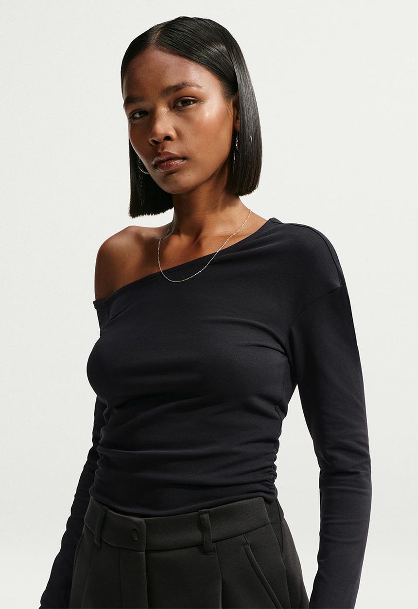 Nike - W Nk Ls Fitted Off Shldr Top - Black/Sail