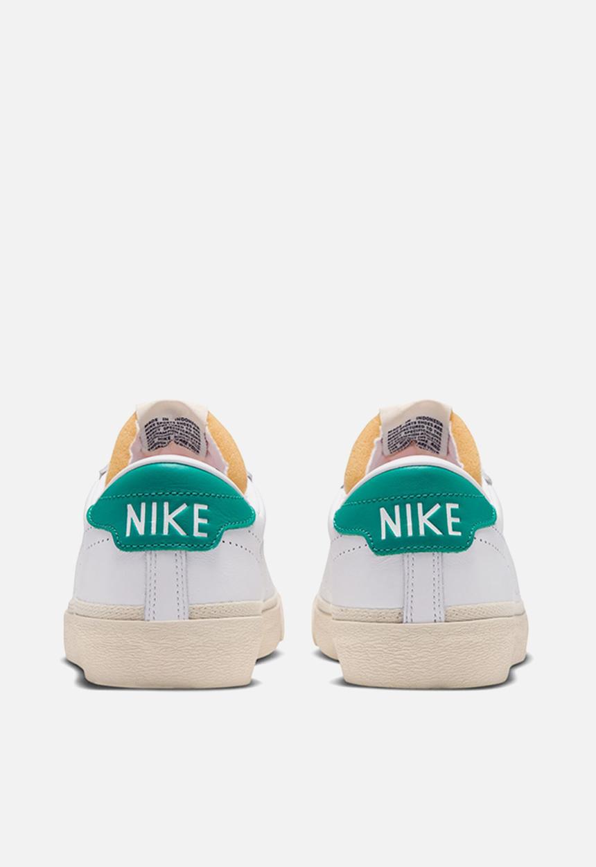 Nike - TENNIS CLASSIC AC
