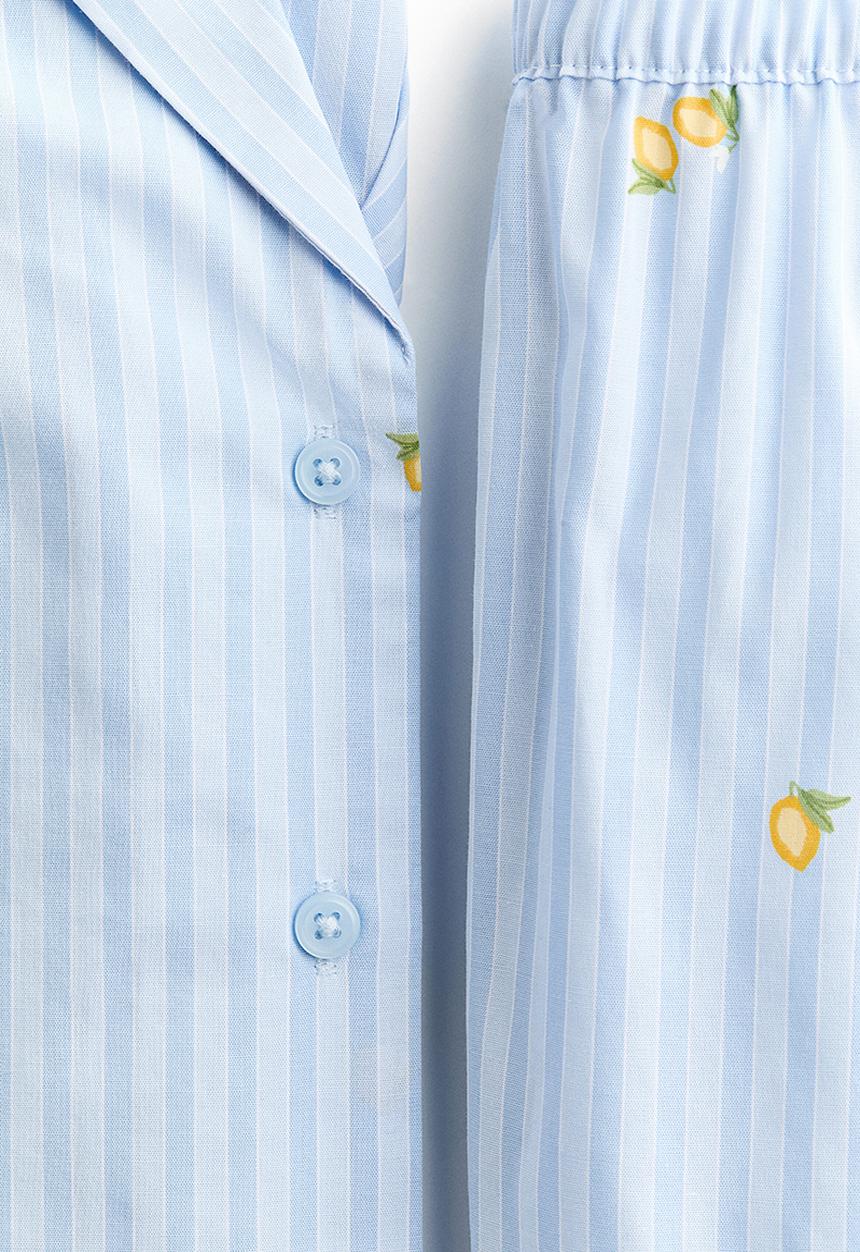 H&M - Pyjama shirt and shorts - light blue/lemons