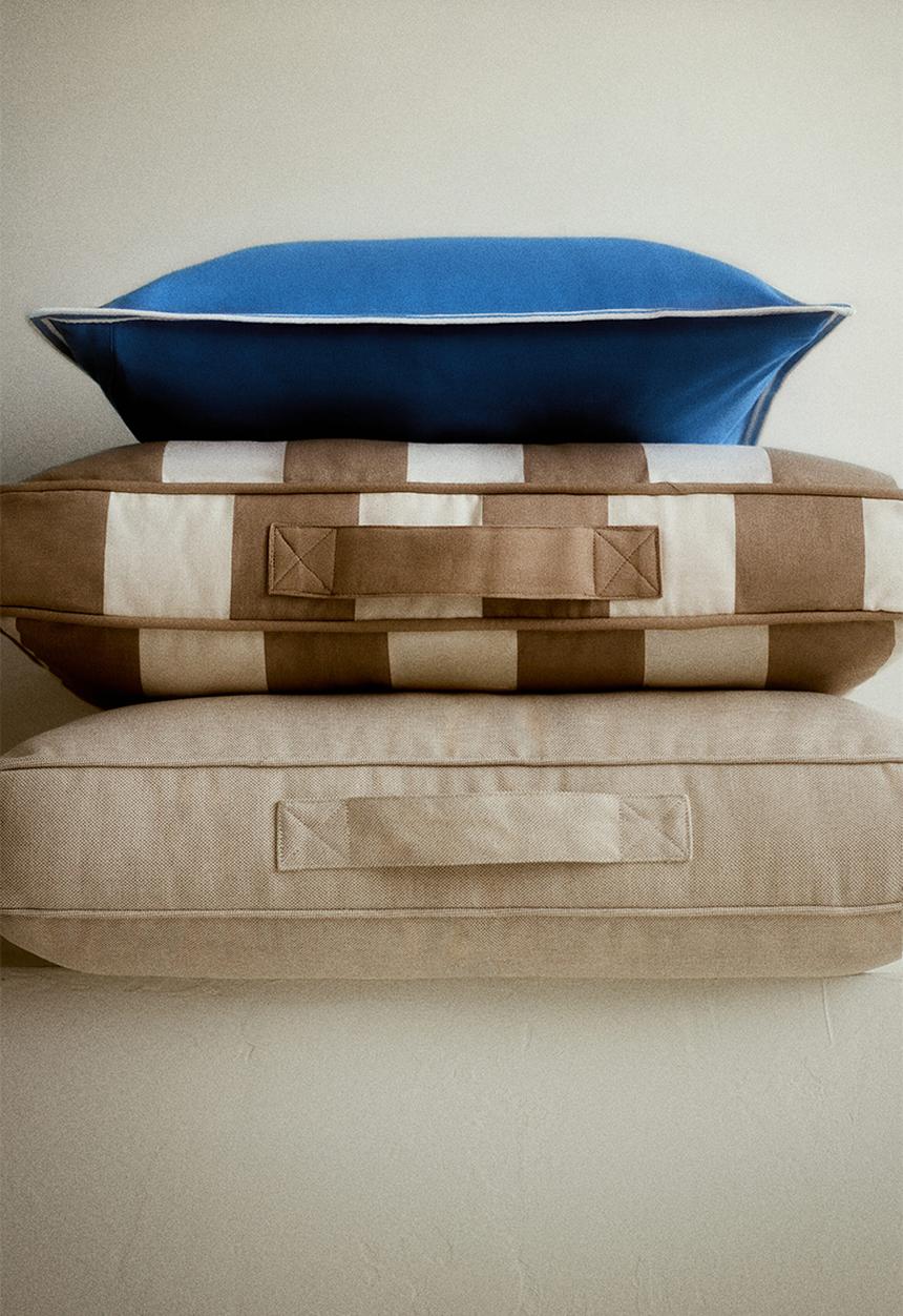 H&M - Cotton canvas cushion cover - bright blue