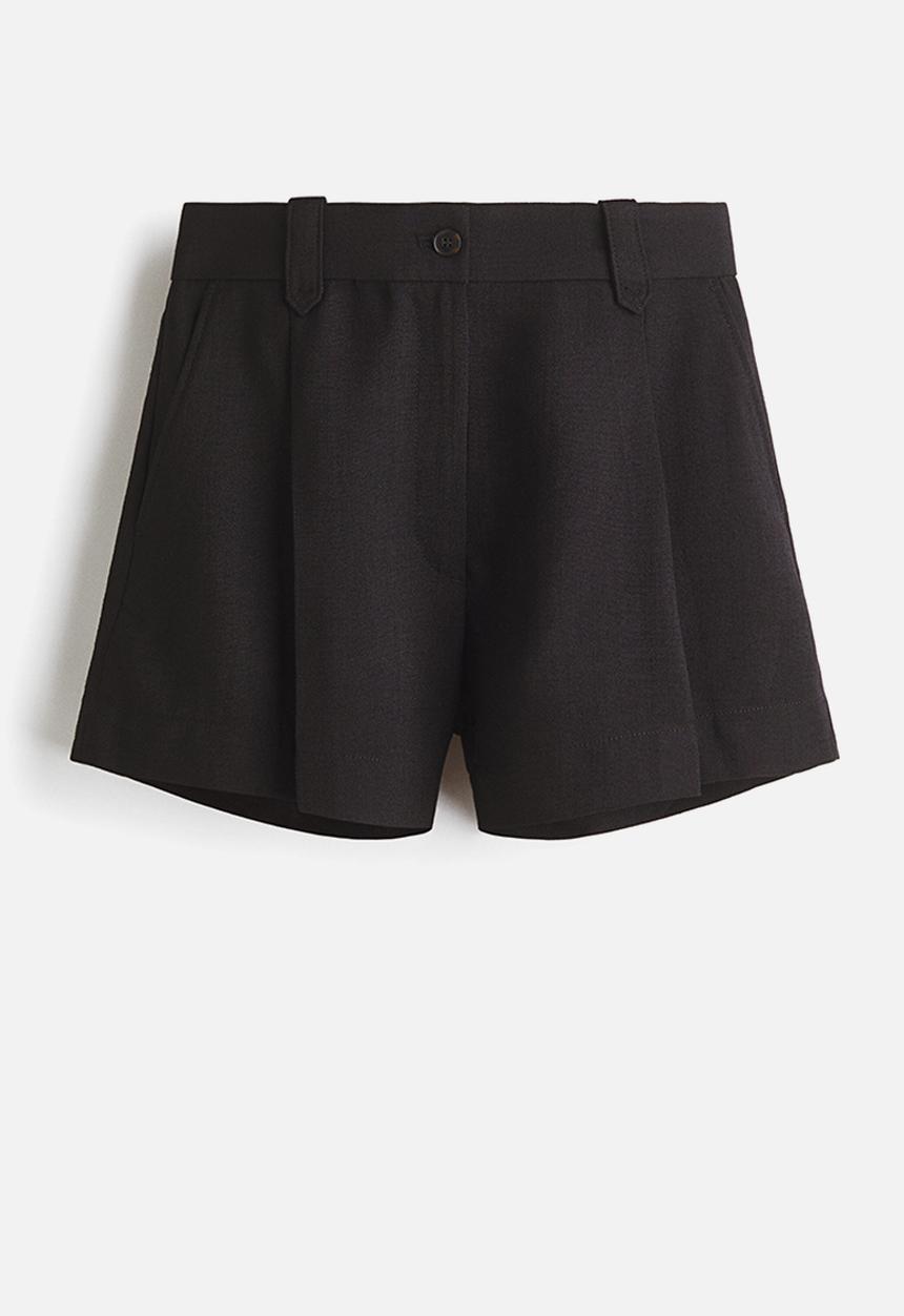 H&M - Pleat-front shorts - black