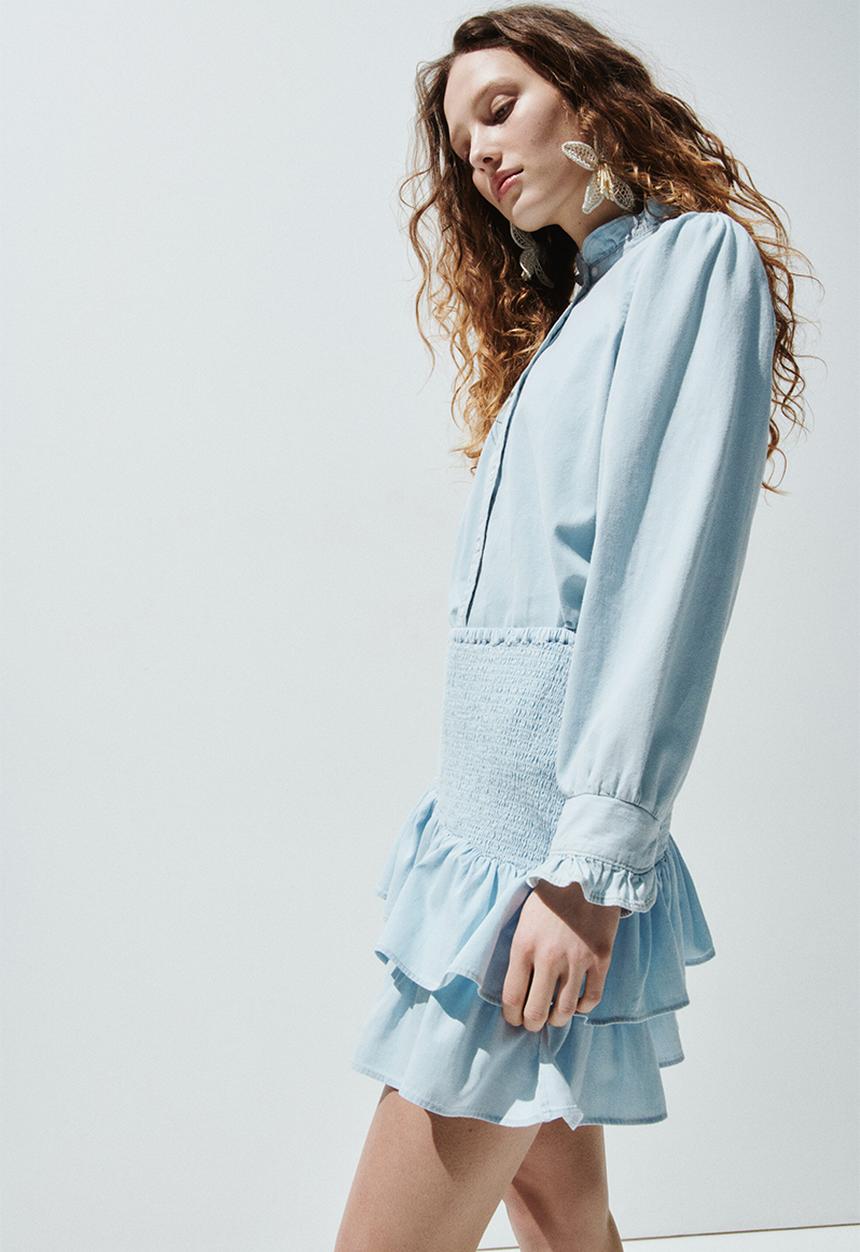 H&M - Smocked denim skirt - light blue