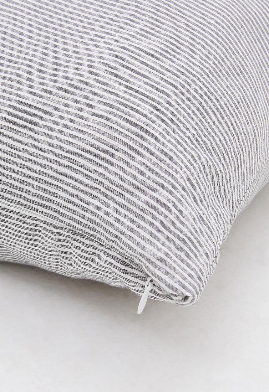 Pop Candy - Long cat pillow - grey stripe