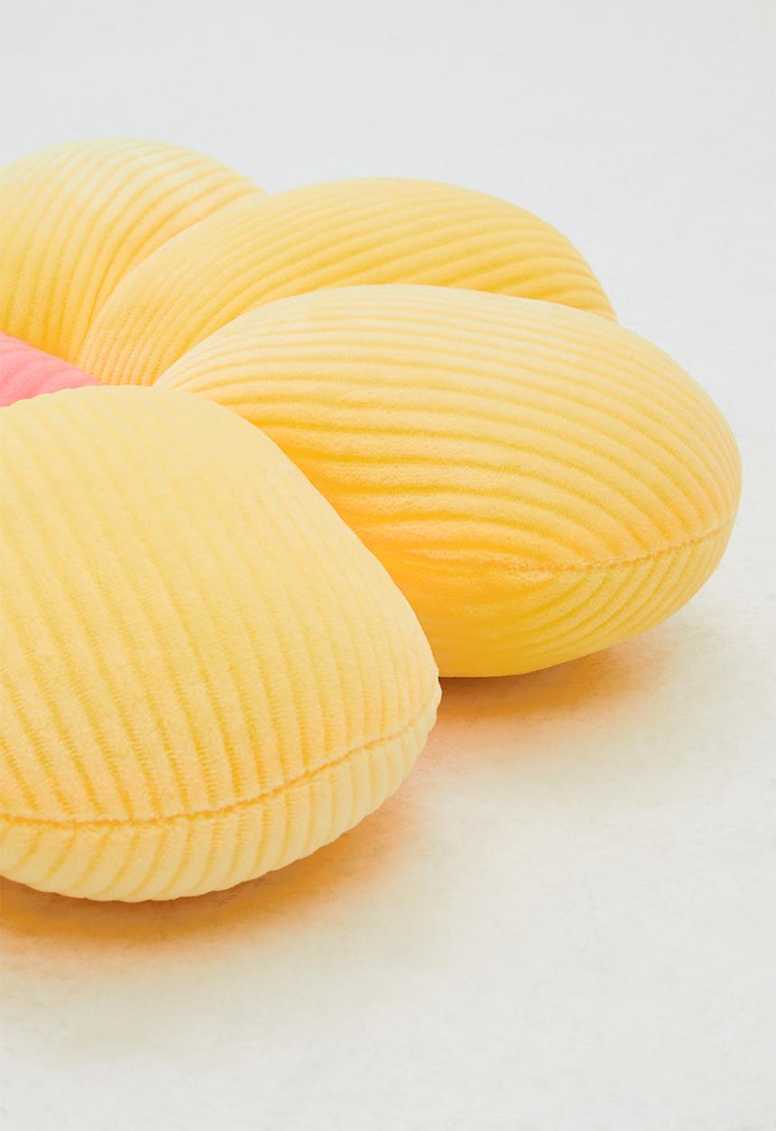 Pop Candy - Supersoft mochi minky daisy cushion - yellow/pink