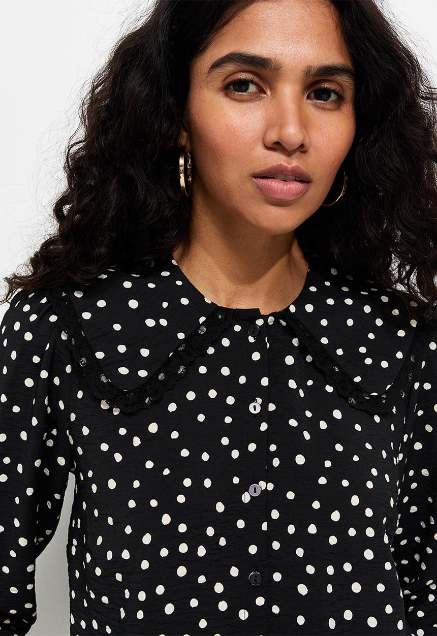 New Look - Betsy Frill Lace Collar Shirt - Black