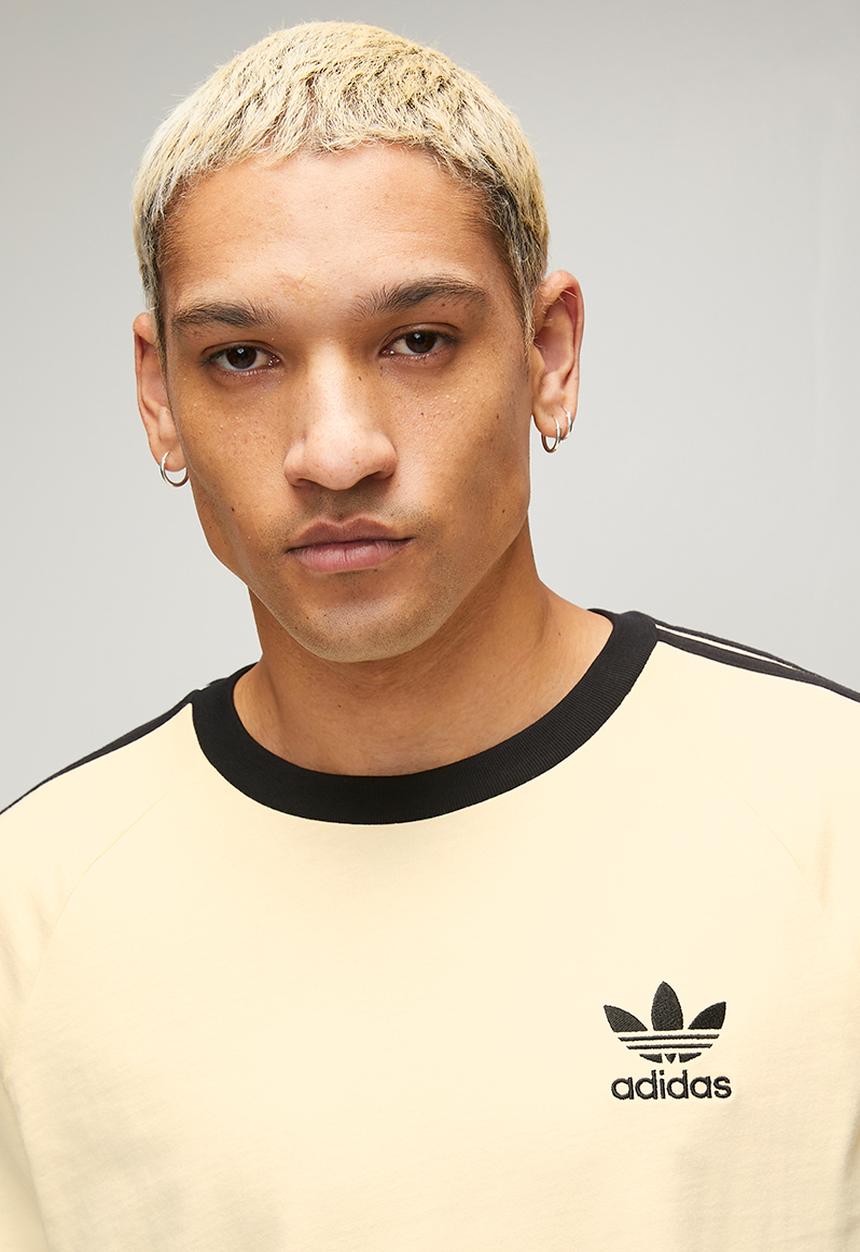 adidas Originals - 3-Stripe Tee - warm vanilla/black