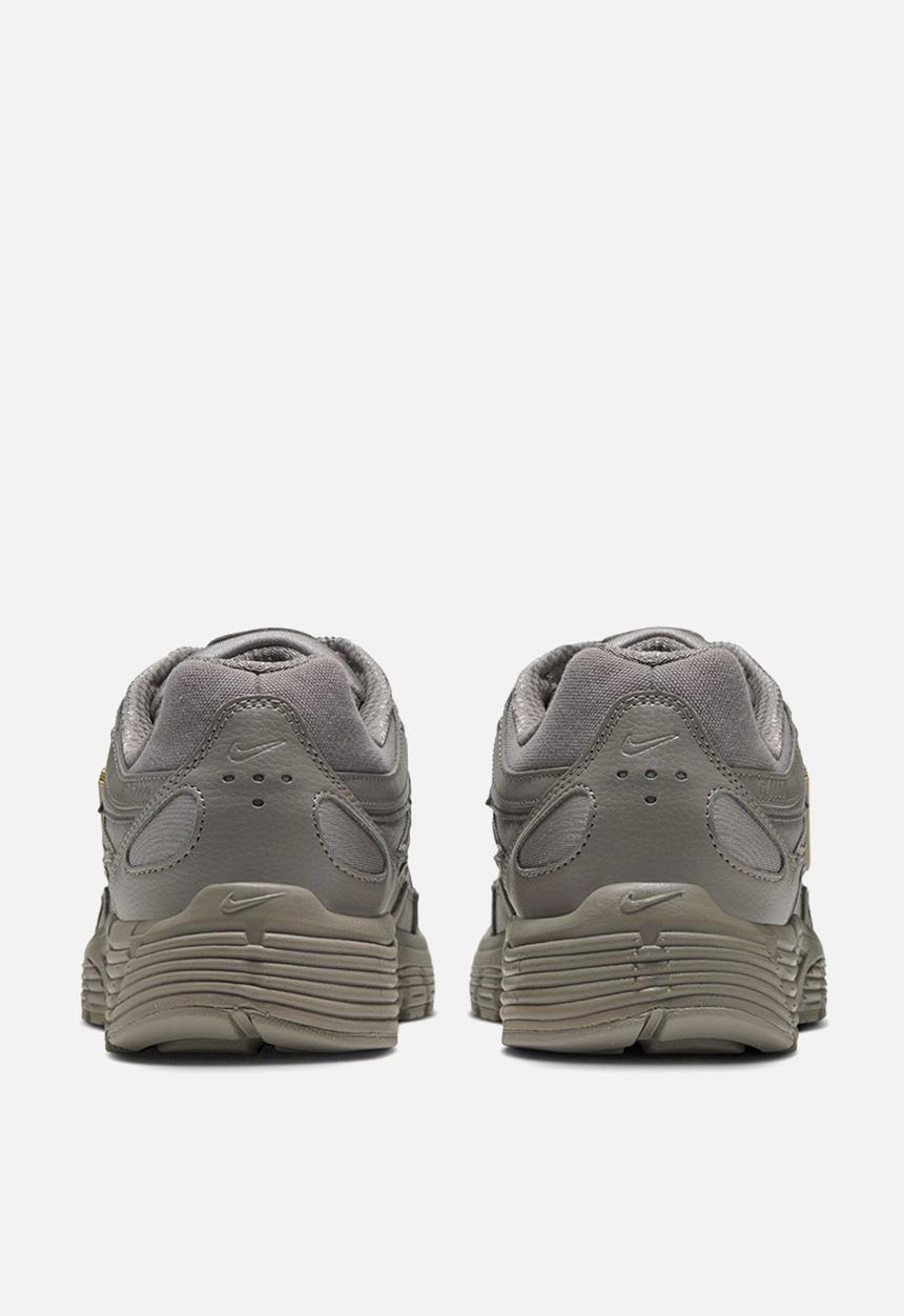 Nike - W NIKE P-6000 SE