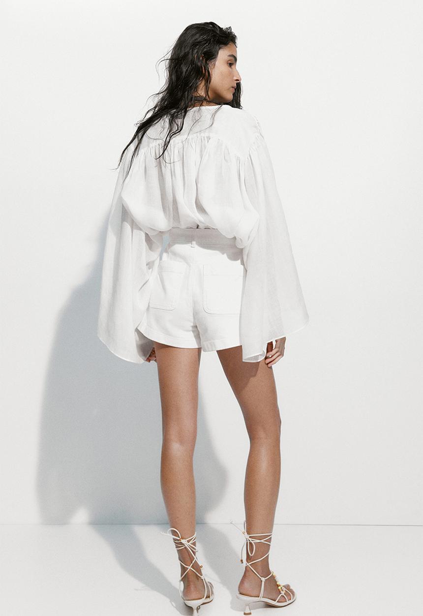 H&M - High-waisted denim shorts - cream