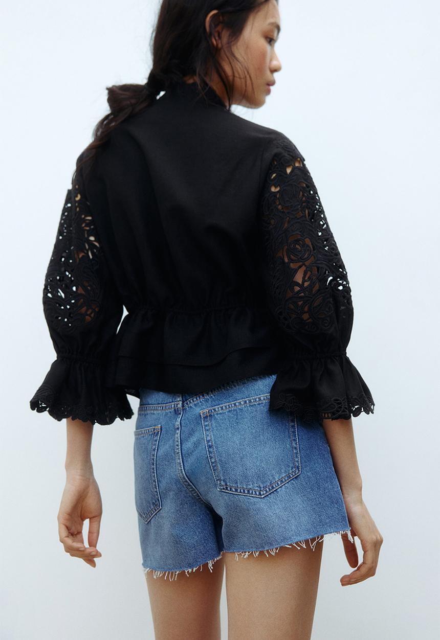 H&M - Raw-edge denim shorts - light denim blue
