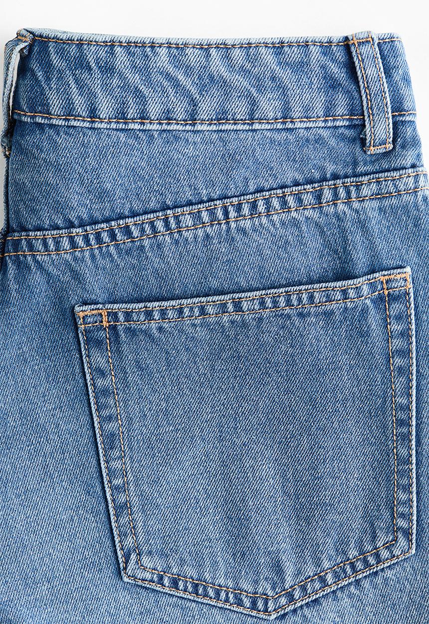 H&M - Raw-edge denim shorts - light denim blue